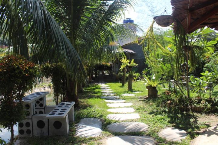 Eco Trekking Lodge, Bar & Jungle Tour'S Bukit Lawang Luaran gambar